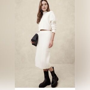 Banana Republic cable knit Skirt and sweater set small